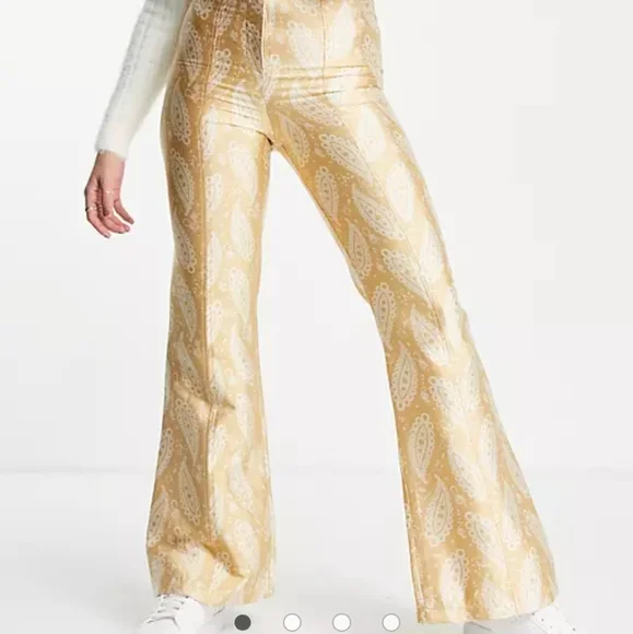 Topshop paisley jacquard kickflare pants in gold - Picture 2 of 4